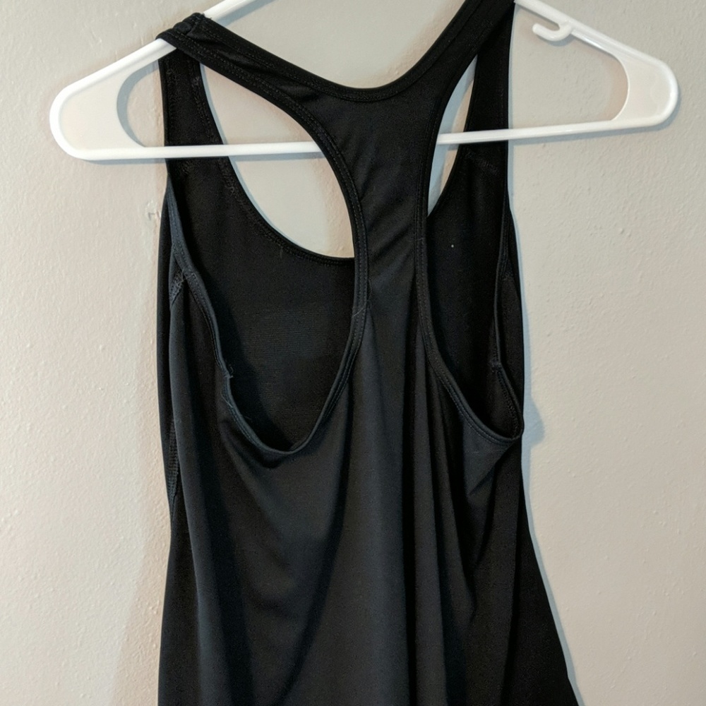 Workout tank. - Picture 2 of 3